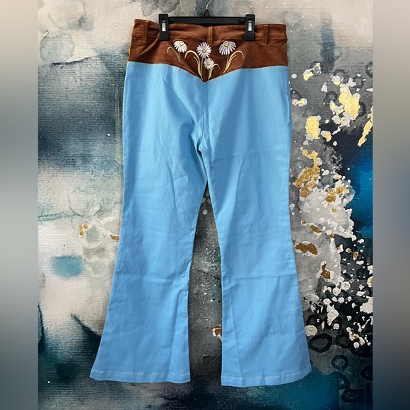 Unique Vintage x Smiley Happy Daisy High Rise Flare Jeans - Picture 4 of 8